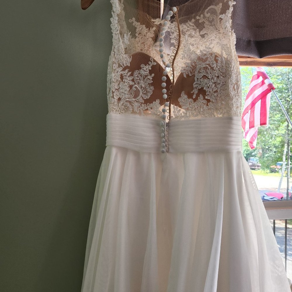 BRAND NEW wedding dress